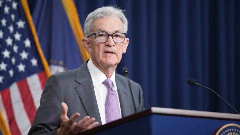 If Jerome Powell Signals Rate Cuts On Friday, What Does That Mean For Crypto?