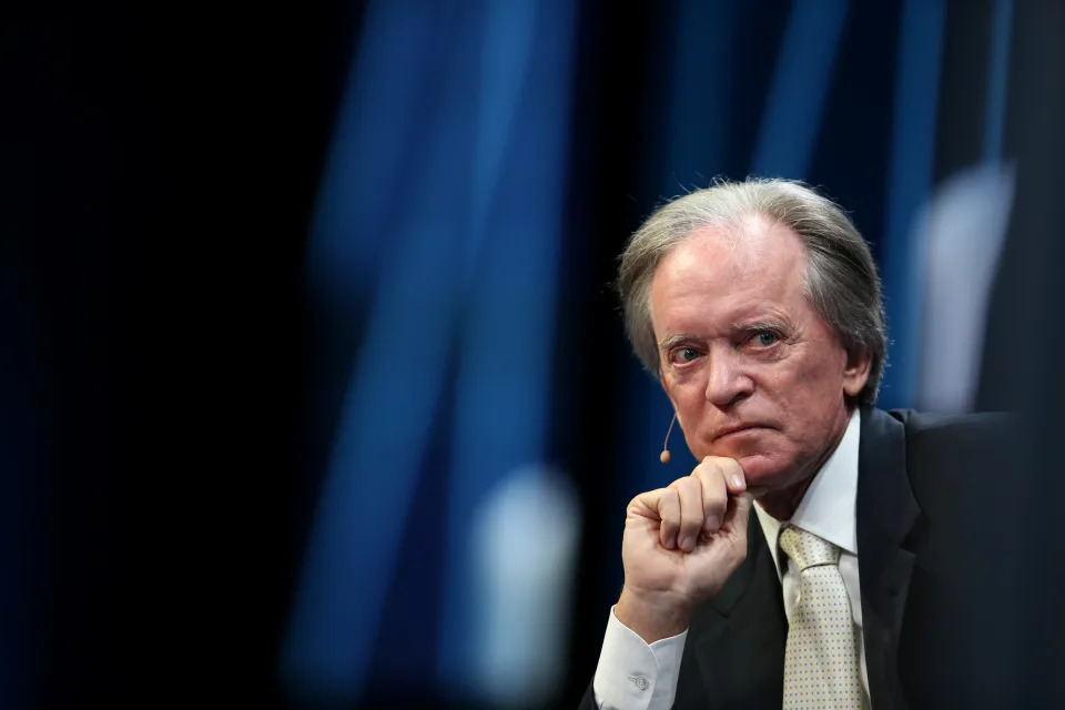 Bill Gross recommends shift to defensive stocks as rally loses steam