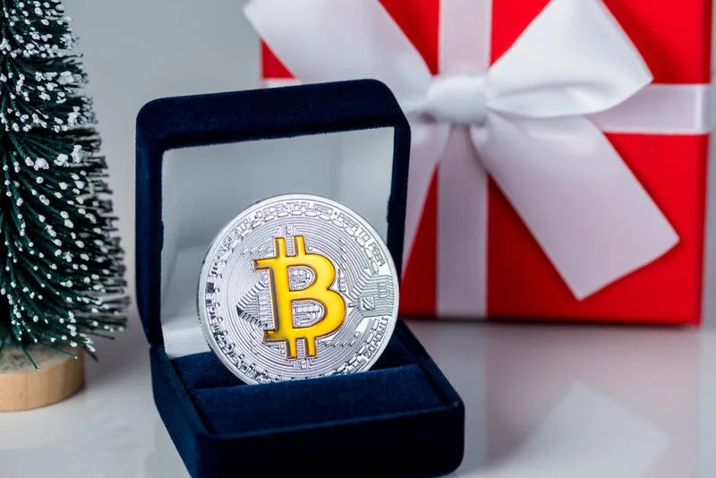 How to give people Bitcoin and other cryptos this holiday season