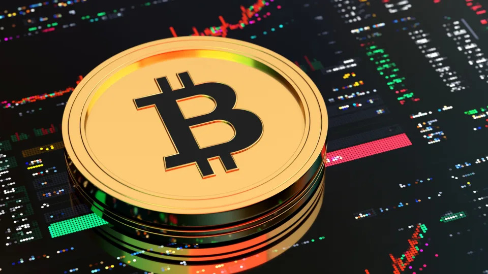 Bitcoin ETFs Rebound With Friday's $1B Inflows