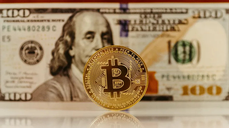 Bitcoin Could Plunge to $81K if $85K Support Breaks, Analysts Warn